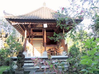 On the "yes, please" list is this traditional Balinese house called "sikut satak" in Tampaksiring, Gianyar. A one-minute walk from the village, it has its own family temple and rates start at just $13.