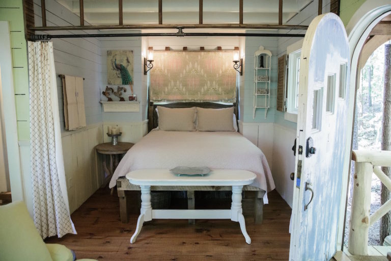 5 tips for staying in a treehouse Girl on the Go